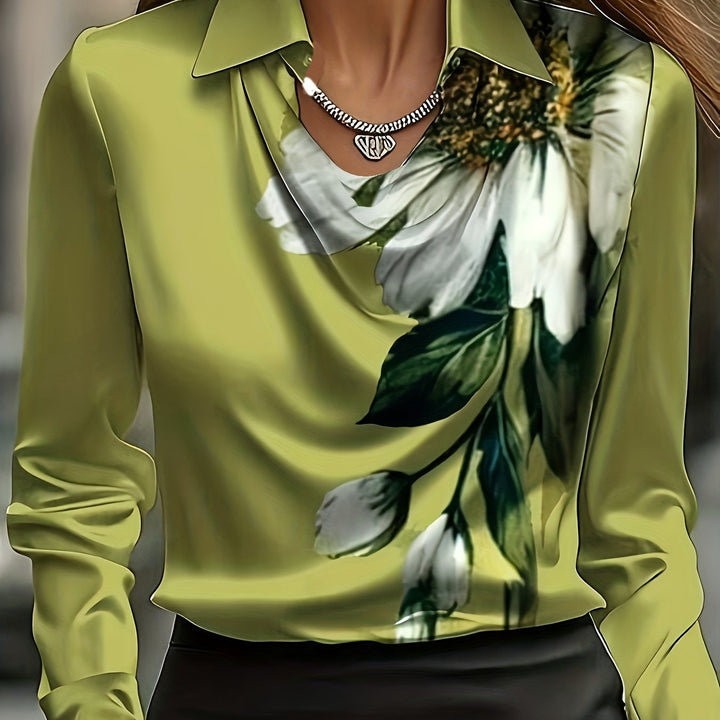 Women's Positioning Print Simple Neckline Shirt