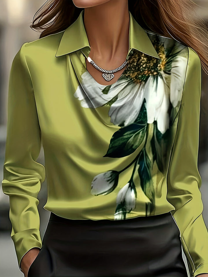 Women's Positioning Print Simple Neckline Shirt